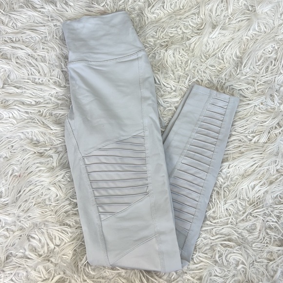 ALO HIGH WAISTED MOTO‎ LEGGINGS - Picture 5 of 5
